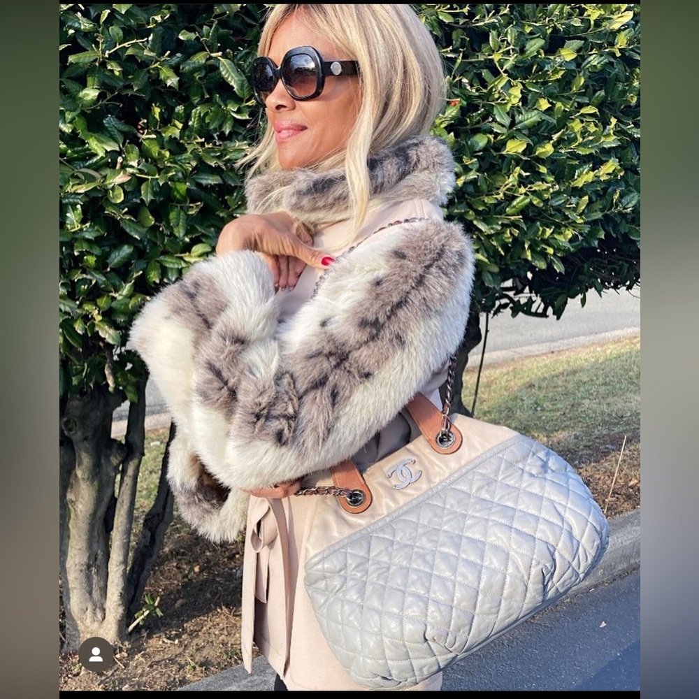⚡️ SOLD⚡️ Chanel in the mix tote - Picture 2 of 16